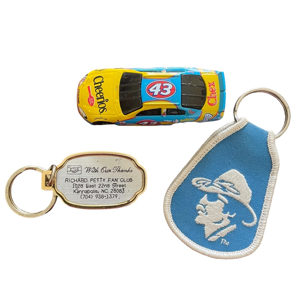 Richard Petty NASCAR Memorabilia Fan Club Key Chain 43